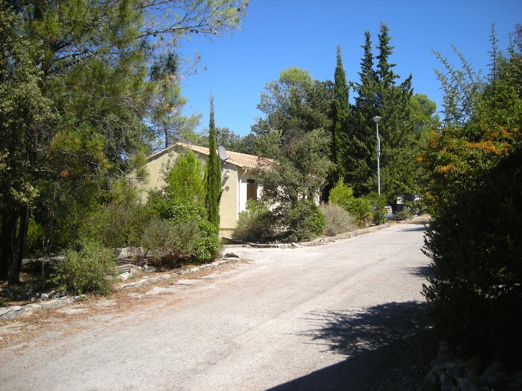 Bungalow Claret Vacquieres  Exterior photo